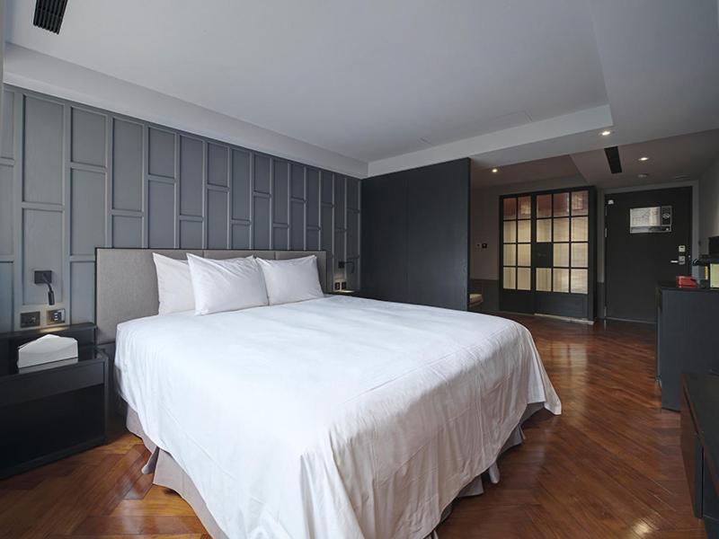 Reddot Hotel Тайчжун Экстерьер фото